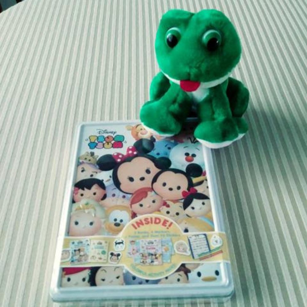 NEW - Disney TSUM Activity Tin & Stuffed Animal